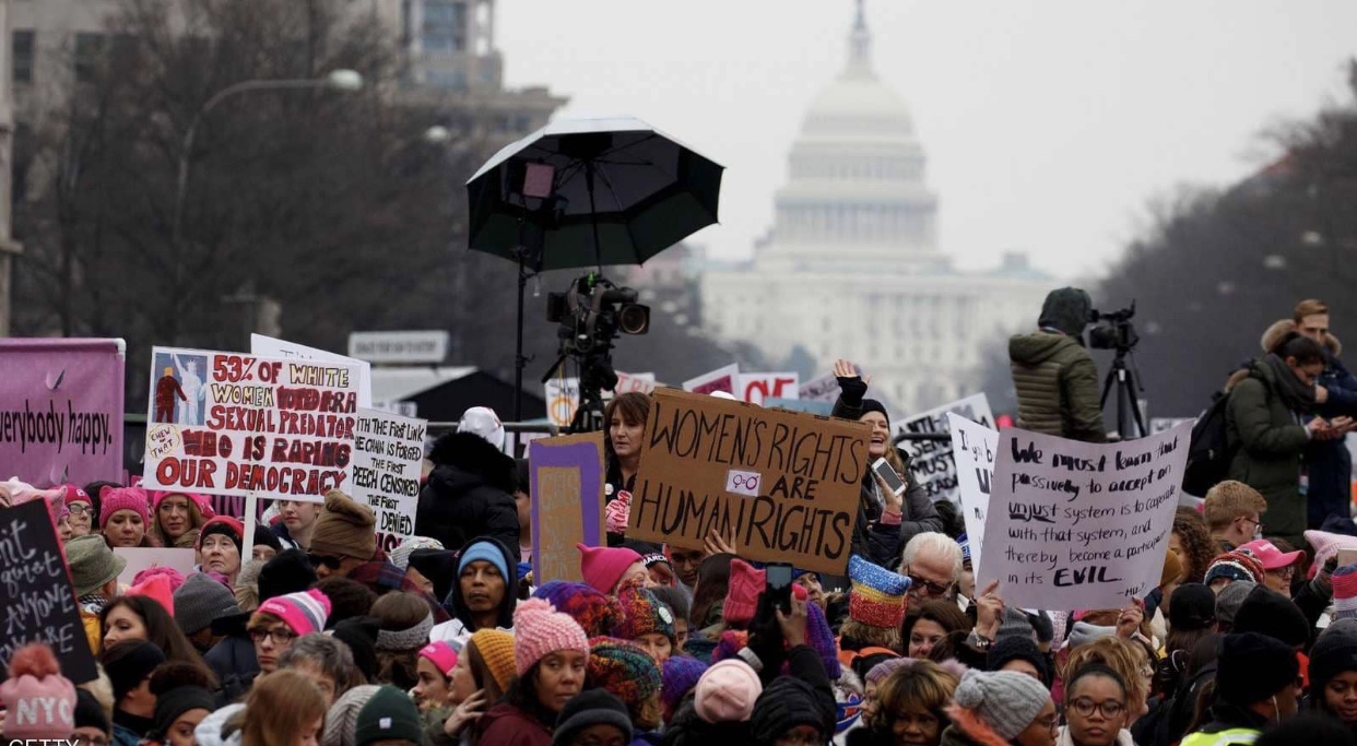 مسيرات النساء تجتاح شوارع المدن الأميركية ضد ترامب