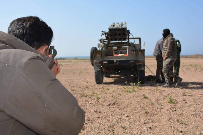 الحشد يقصف تجمعا لداعش على ضفة بحيرة الثرثار