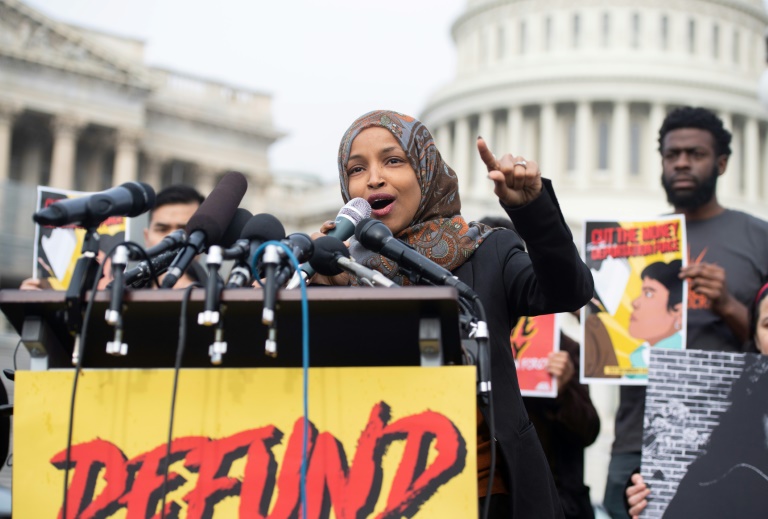 ترامب يطالب نائبة أمريكية مسلمة بالاستقالة بسبب تصريحاتها ضد إسرائيل