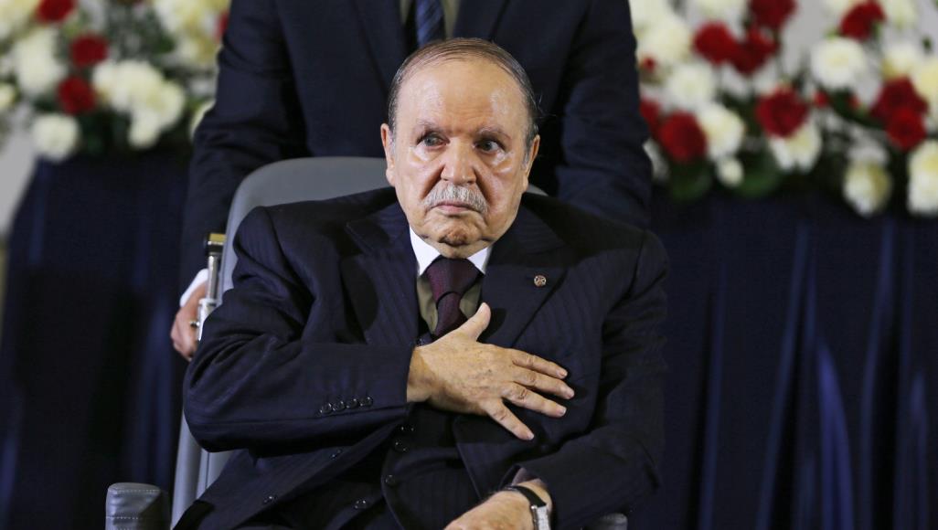 الرئيس الجزائري عبد العزيز بوتفليقة يعلن استقالته رسميا