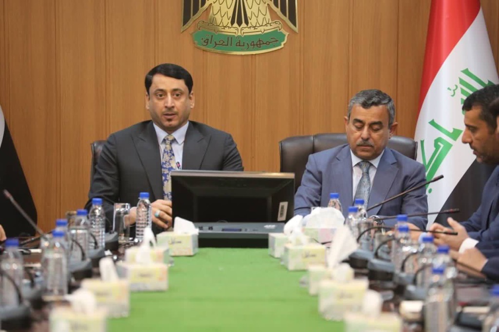 الغزي يتسلم رسمياً منصب الأمين العام لمجلس الوزراء من سلفه العلاق