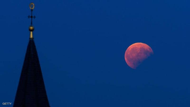 “القمر الوردي”.. ظاهرة فلكية “ساحرة” آخر الأسبوع