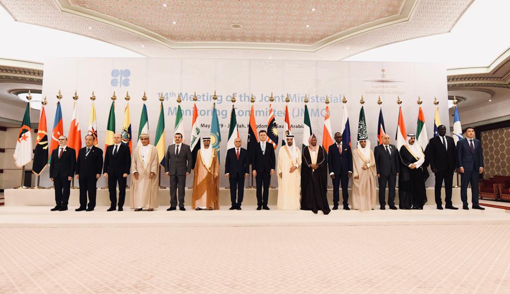 وزير النفط من السعودية يعلن الاتفاق على مراقبة السوق النفطية حتى تموز المقبل