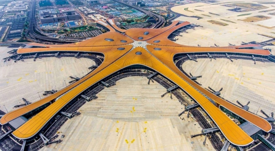 الصين تدشن أيقونة معمارية من تصميم العراقية ” زها حديد “