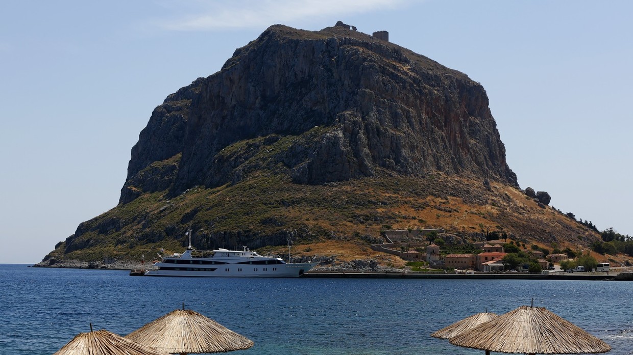 جزيرة يونانية تبحث عن سكان جدد وتقدم عروضا مغرية