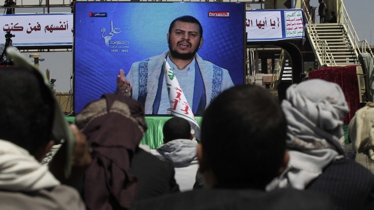 الحوثي يعلق على استهداف المنشآت النفطية في السعودية