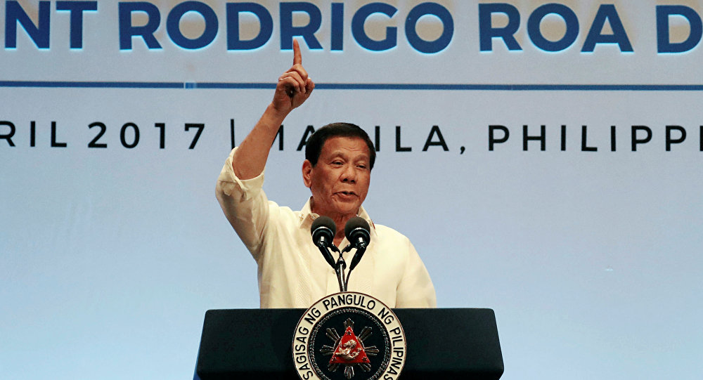 الرئيس الفلبيني يسمح للمواطنين بإطلاق النار على المسؤولين الذين يطلبون ” رشوة “