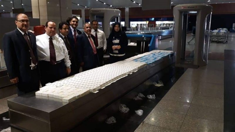 إيقاف مسافر سعودي في مطار القاهرة والسبب مياه زمزم !