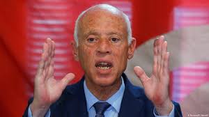 الرئيس التونسي الجديد ‬⁩: لن نبني قصوراً لا فائدة منها و لن أغادر شقتي وسنعمل على تحويل الثورة الى ثروة
