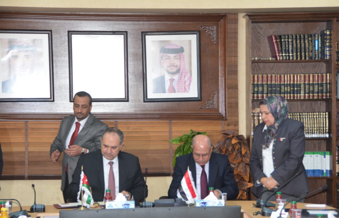 العراق والأردن يوقعان مذكرة تفاهم بشأن نقل المحكومين