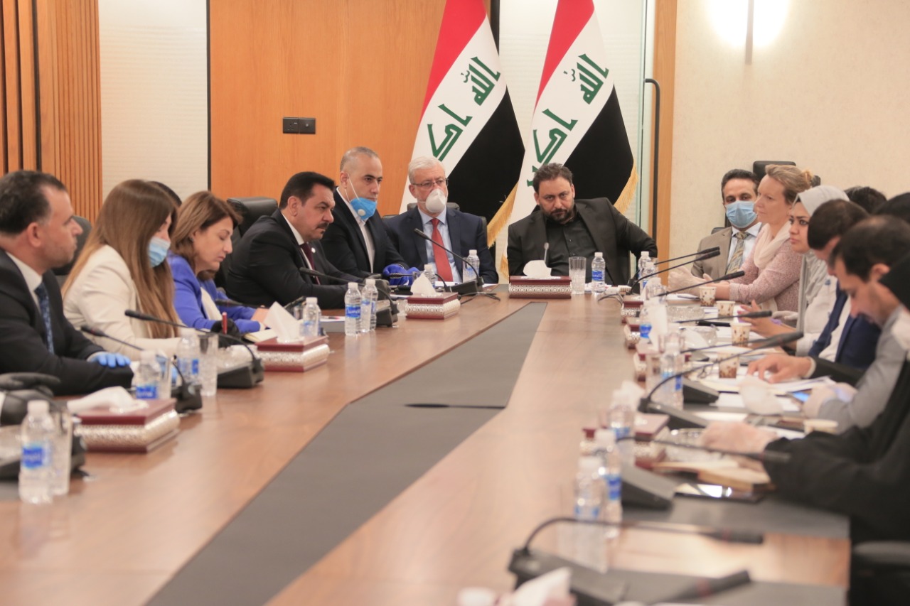 خلية الأزمة النيابية تؤكد ضرورة تسهيل عمل المنظمات الدولية داخل العراق