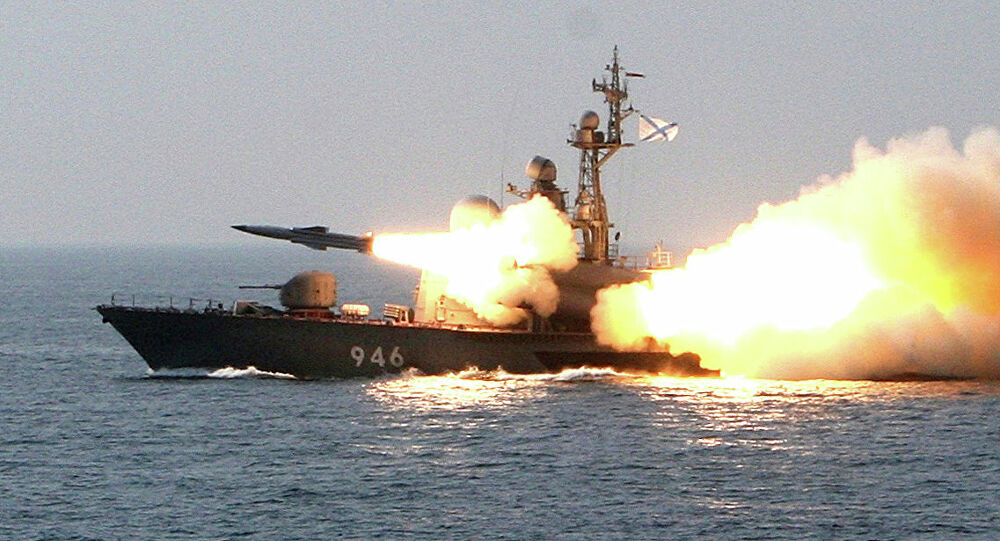 الحرس الثوري يطلق صواريخ بالستية من تحت الأرض باتجاه أهداف بحرية في الخليج