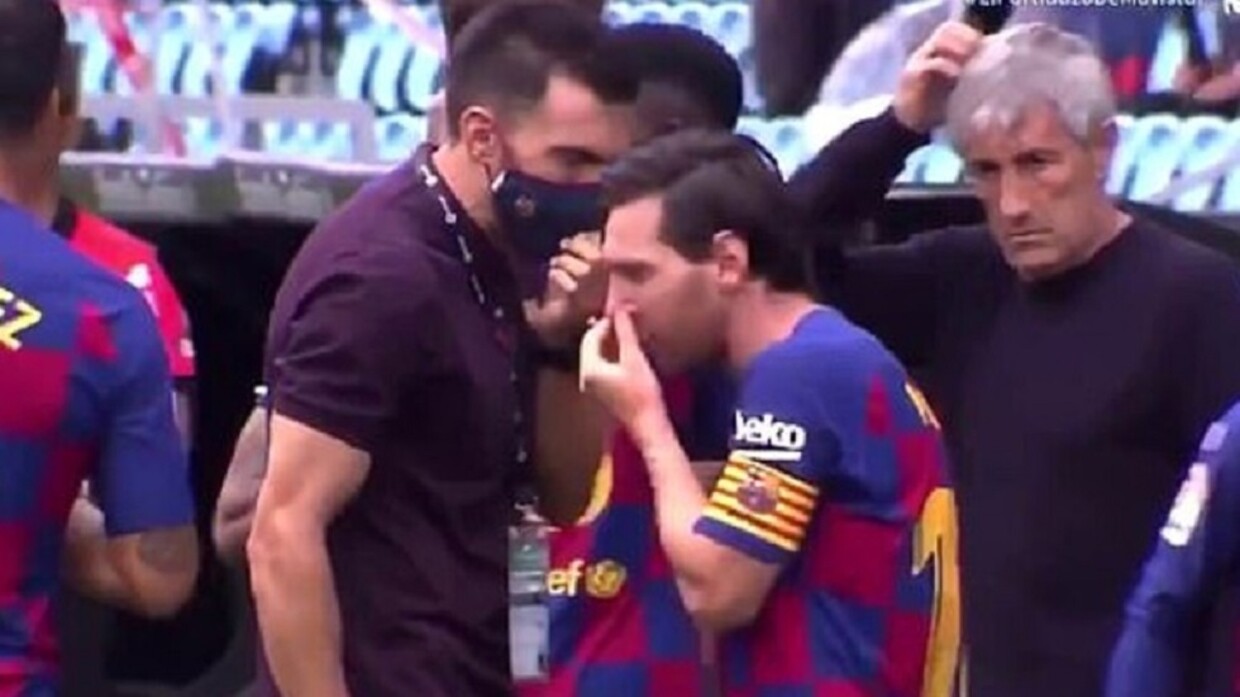 ميسي يطالب برشلونة بالتعاقد مع المدرب “العبقري المجنون”