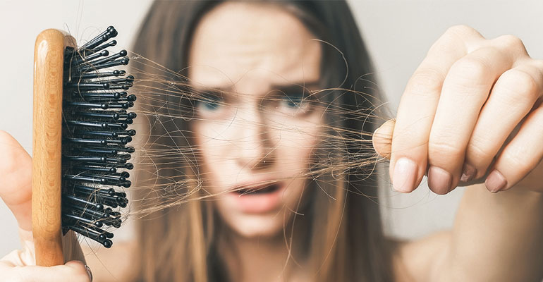 أسباب وعلاج تساقط الشعر المفرط في الخريف