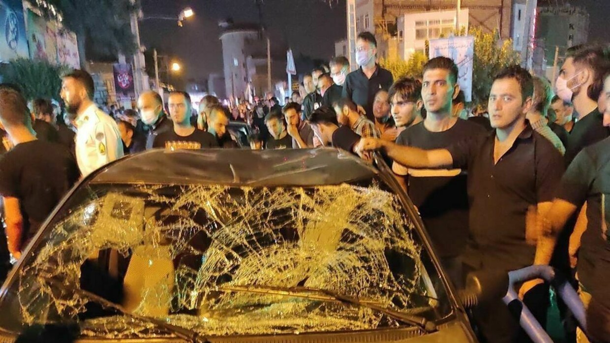 إصابة 6 أشخاص جراء هجوم بسيارة على موكب عاشوراء في ايران