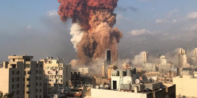 انفجار ضخم يهز العاصمة اللبنانية بيروت وسقوط عدد من الجرحى