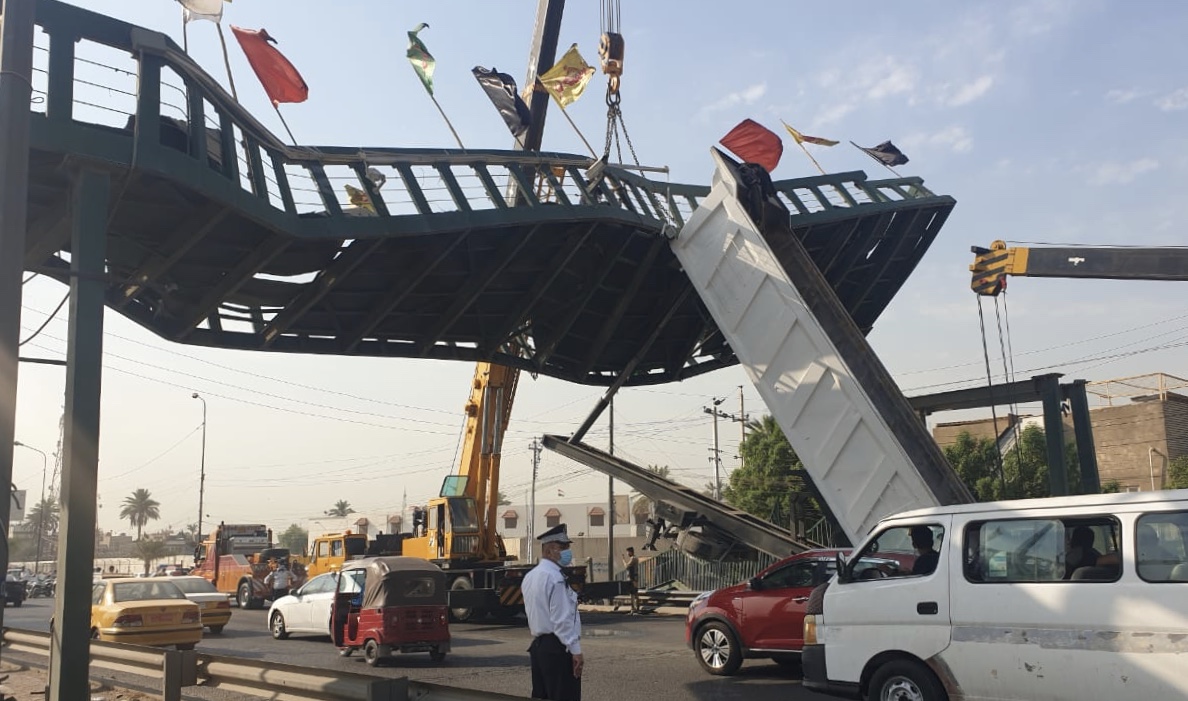 امانة بغداد : اجراءات عاجلة بعد تعرض مجسر لحادث مروري