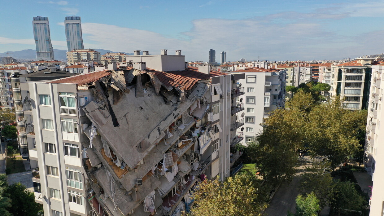 ارتفاع حصيلة ضحايا زلزال إزمير في تركيا إلى 69 قتيلا