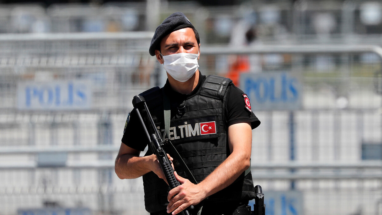 تركيا تعلن اعتقال 22 عراقيا يشتبه بانتمائهم لـ”داعش”