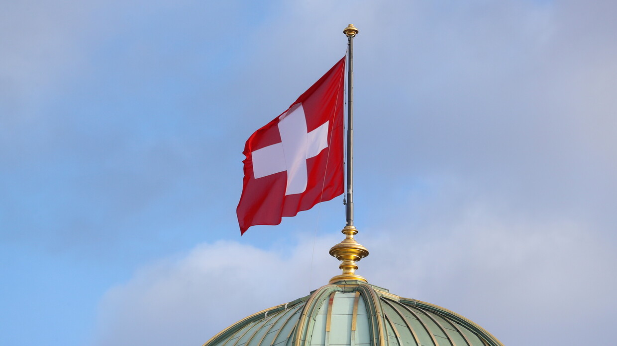 البرلمان السويسري يصادق على قانون زواج المثليين !