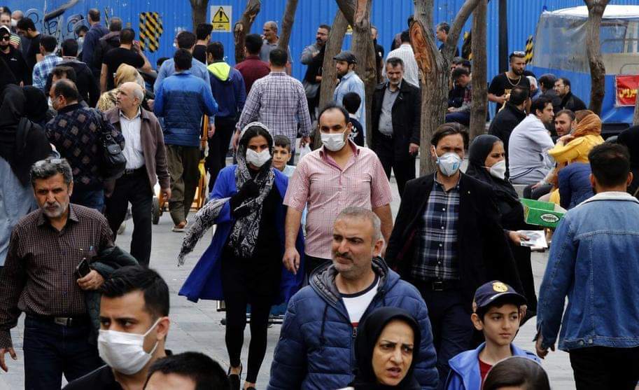 إيران توسع فرض حظر التجول ليشمل 330 مدينة وبلدة للمحافظة على تراجع تفشي كورونا