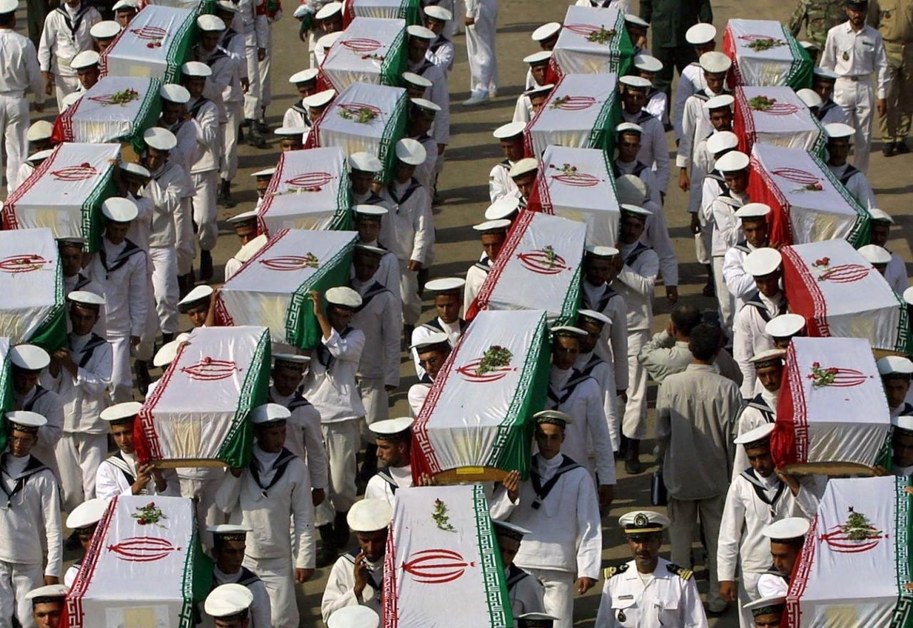 إيران تستلم من العراق رفات 55 جنديا قتلوا في حرب الخليج الأولى