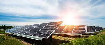 النفط : انشاء 7 محطات للطاقة الشمسية في 4 محافظات بطاقة 750 ميكاواط