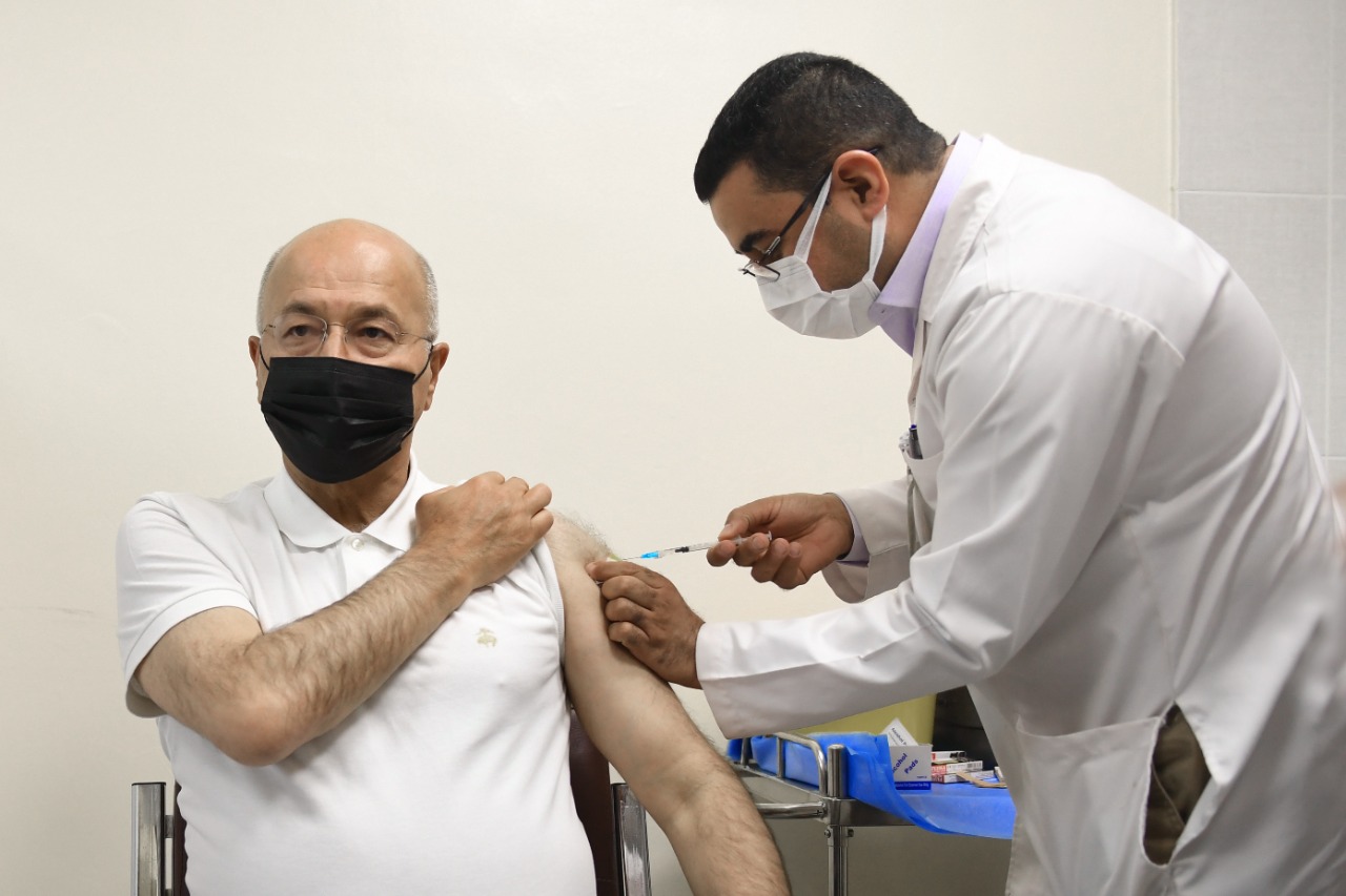 رئيس الجمهورية يتلقى اللقاح المضاد لفيروس كورونا