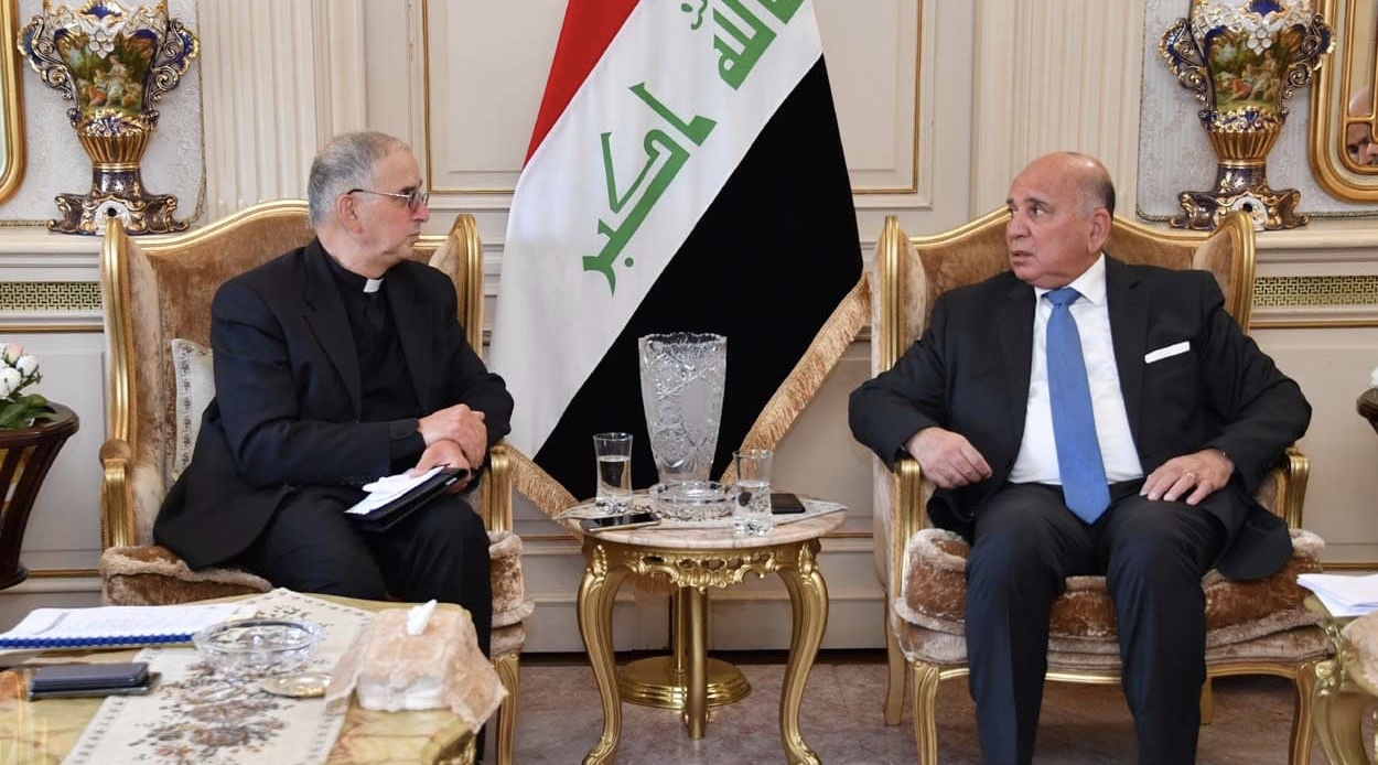 وزير الخارجية يدعو إلى انشاء مركز لحوار الأديان في العراق