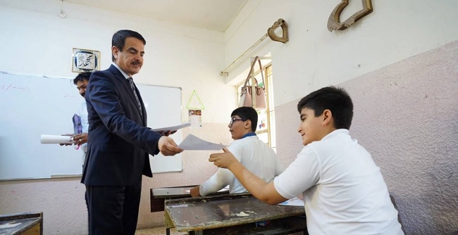 وزير التربية يقرر السماح للتلاميذ بأداء الامتحانات دون التقيد بالزي الموحد 