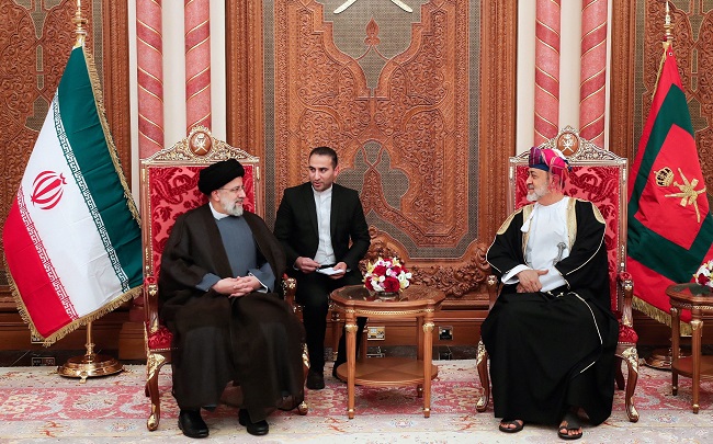 سلطان عمان يزور إيران الأحد