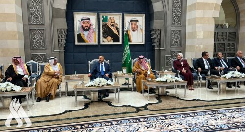 وزير التخطيط يصل الى الرياض على رأس وفد وزاري كبير