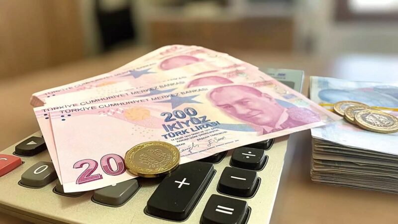 تركيا تواجه التضخم بفئة جديدة لعملتها
