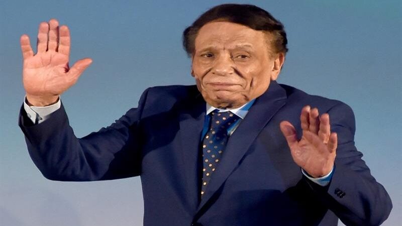 عادل امام يقاضي وزارة المالية المصرية لفرض ضرائب عليه بنحو 6.4 مليون جنيه