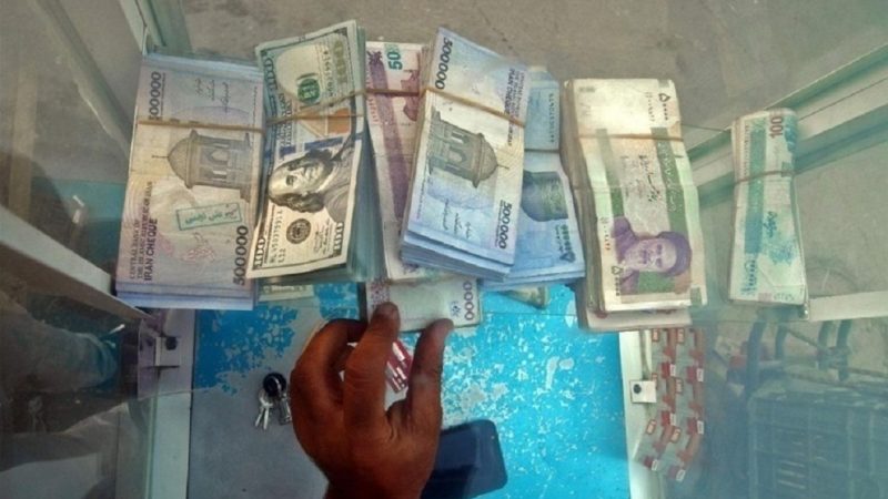 عقوبات أمريكية ضد 14 بنكاً عراقياً لتزويدها إيران بالدولار
