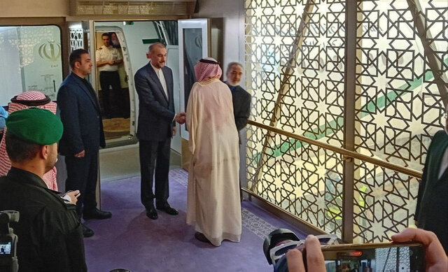السعودية: نتطلع لزيارة الرئيس الإيراني