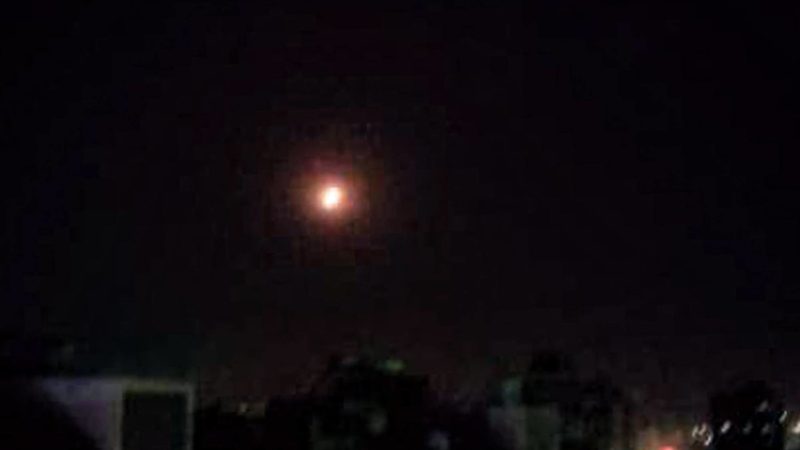 الإرهابيون يحاصرون مدينة حماة من ثلاثة جهات