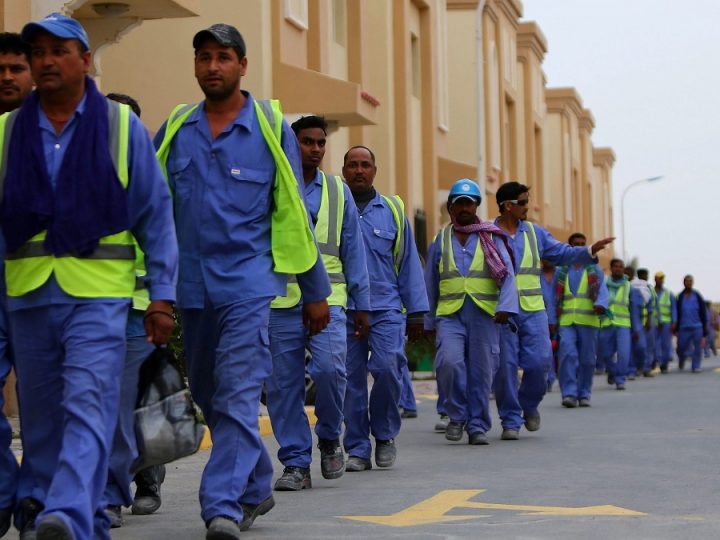 العمل تعتزم إعادة النظر بمعايير استقدام العمالة الأجنبية