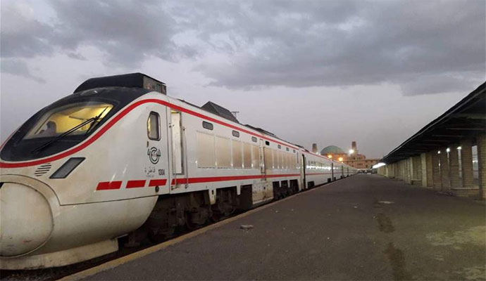 النقل تؤكد حاجتها لـ 50 قاطرة وتعلن افتتاح خطوط سكك حديدية جديدة