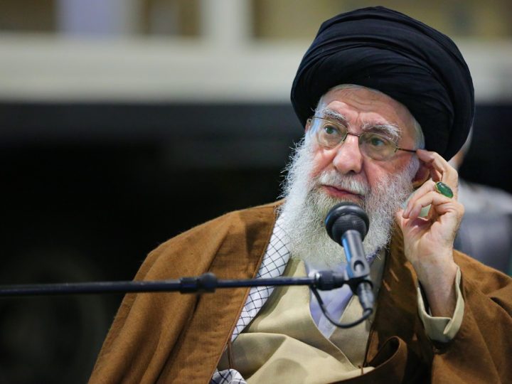 المرشد الإيراني: “الحج عبادة ذات طابع سياسي بامتياز”