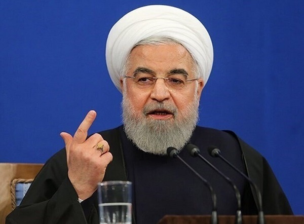 الرئيس الإيراني السابق: لا تفصلنا مسافة كبيرة عن الحرب