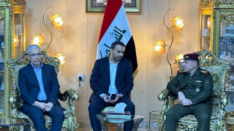بالفيديو: رئيس الأركان العامة للقوات المسلحة الايرانية يصل إلى بغداد