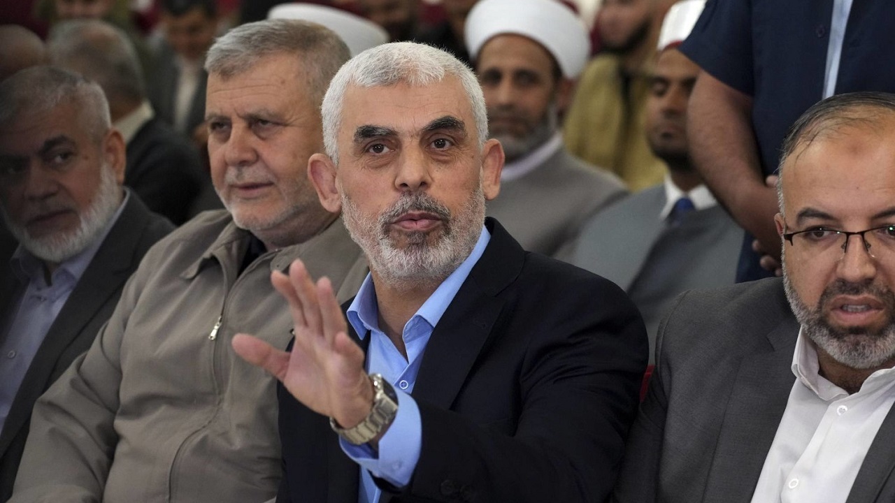 بينهم السنوات ومحمد الضيف.. فرنسا تفرض عقوبات على قادة حماس