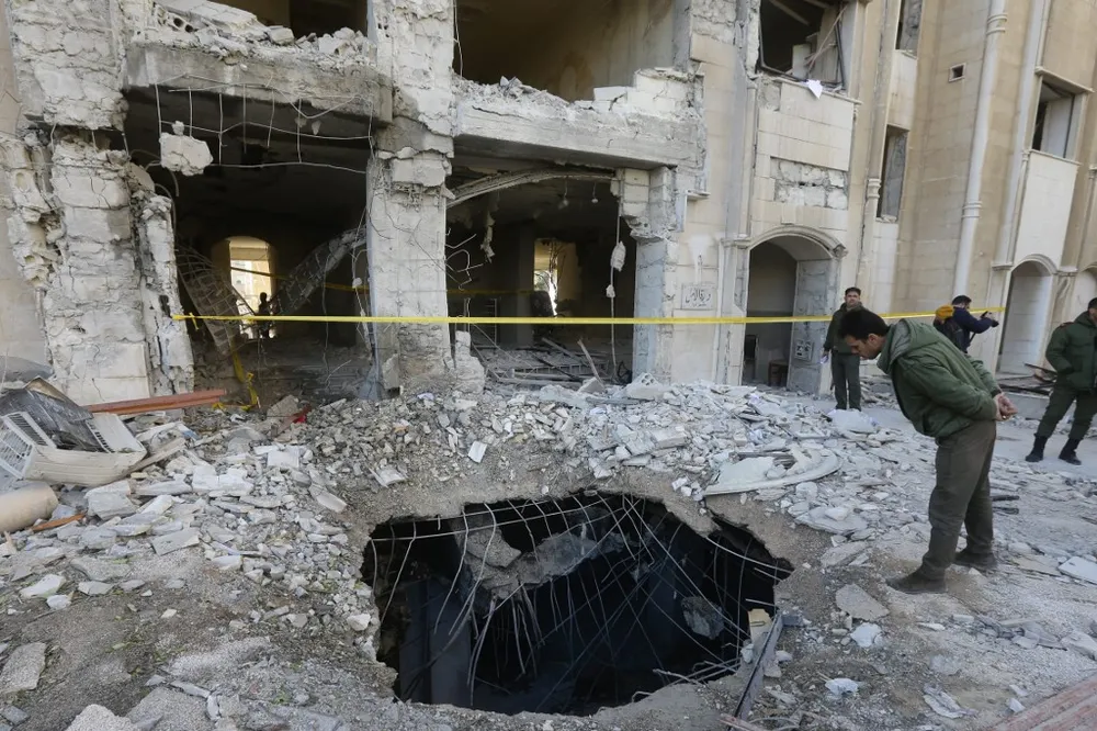ضربات تستهدف مواقع وقوافل شاحنات في سوريا