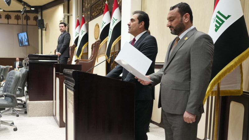 برهان ناصر يؤدي اليمين الدستورية نائباً في البرلمان بدلاً من الحلبوسي