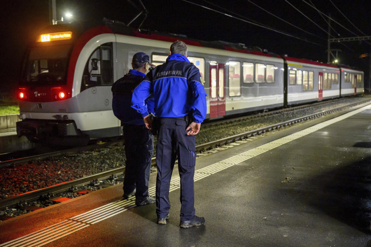 الشرطة السويسرية تقتل طالب لجوء إيراني احتجز 15 رهينة في القطار