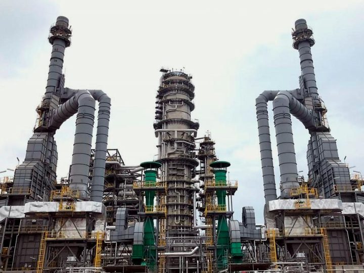العراق يبحث عن شركات طاقة عالمية لبناء مصنع للبتروكيماويات بعد انسحاب شل