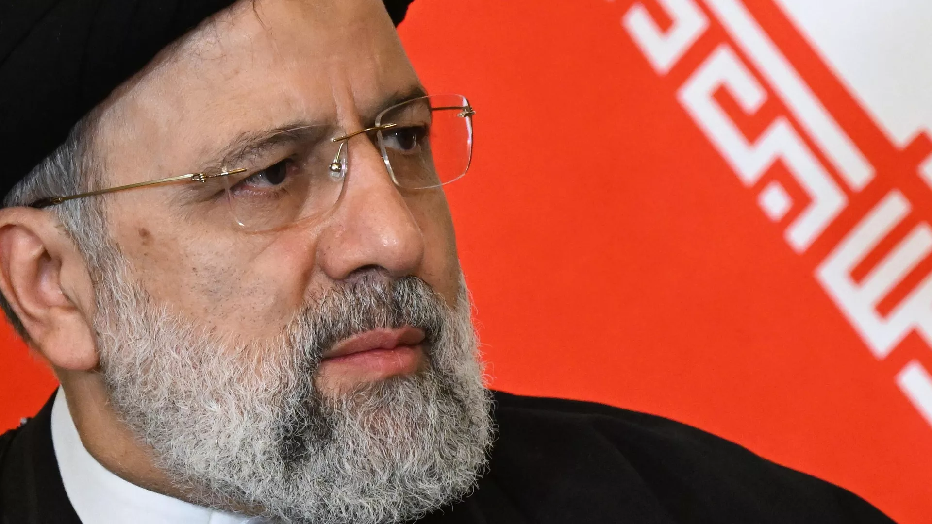 الرئيس الإيراني بعد إطلاق أقمار صناعية جديدة: مؤامرات عزل طهران تم إحباطها