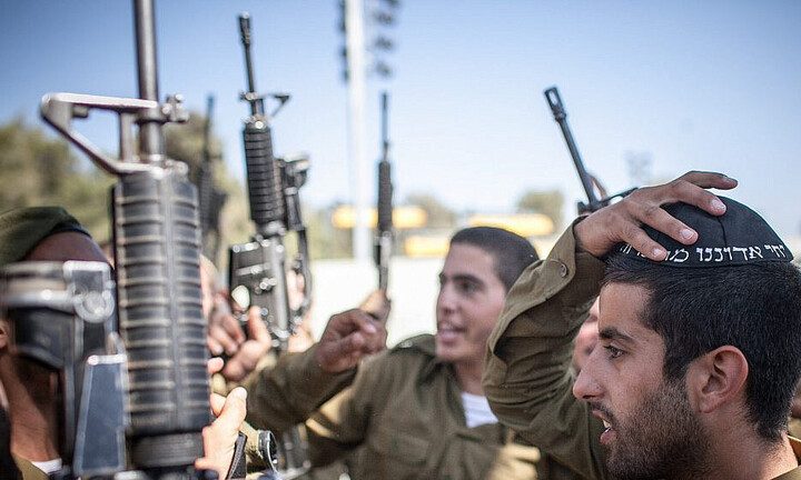 وزير الدفاع الإسرائيلي يهدد الحوثيين وطهران: جاهزون للرد بقوة على أي تهديد