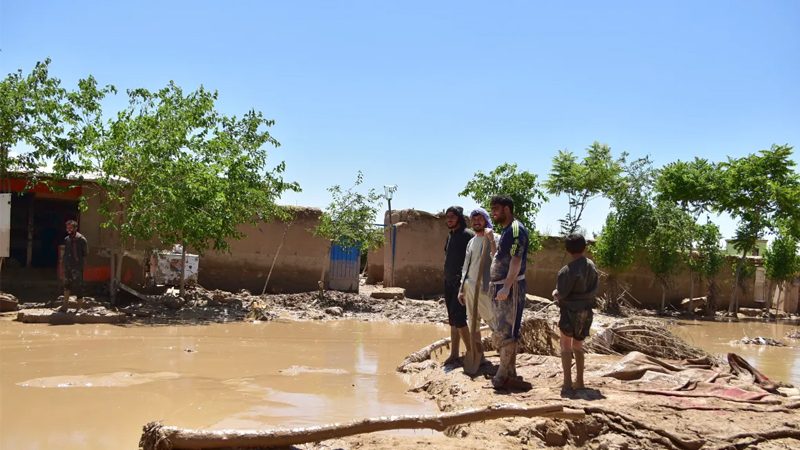 مقتل 50 شخصاً جراء فيضانات وسط أفغانستان